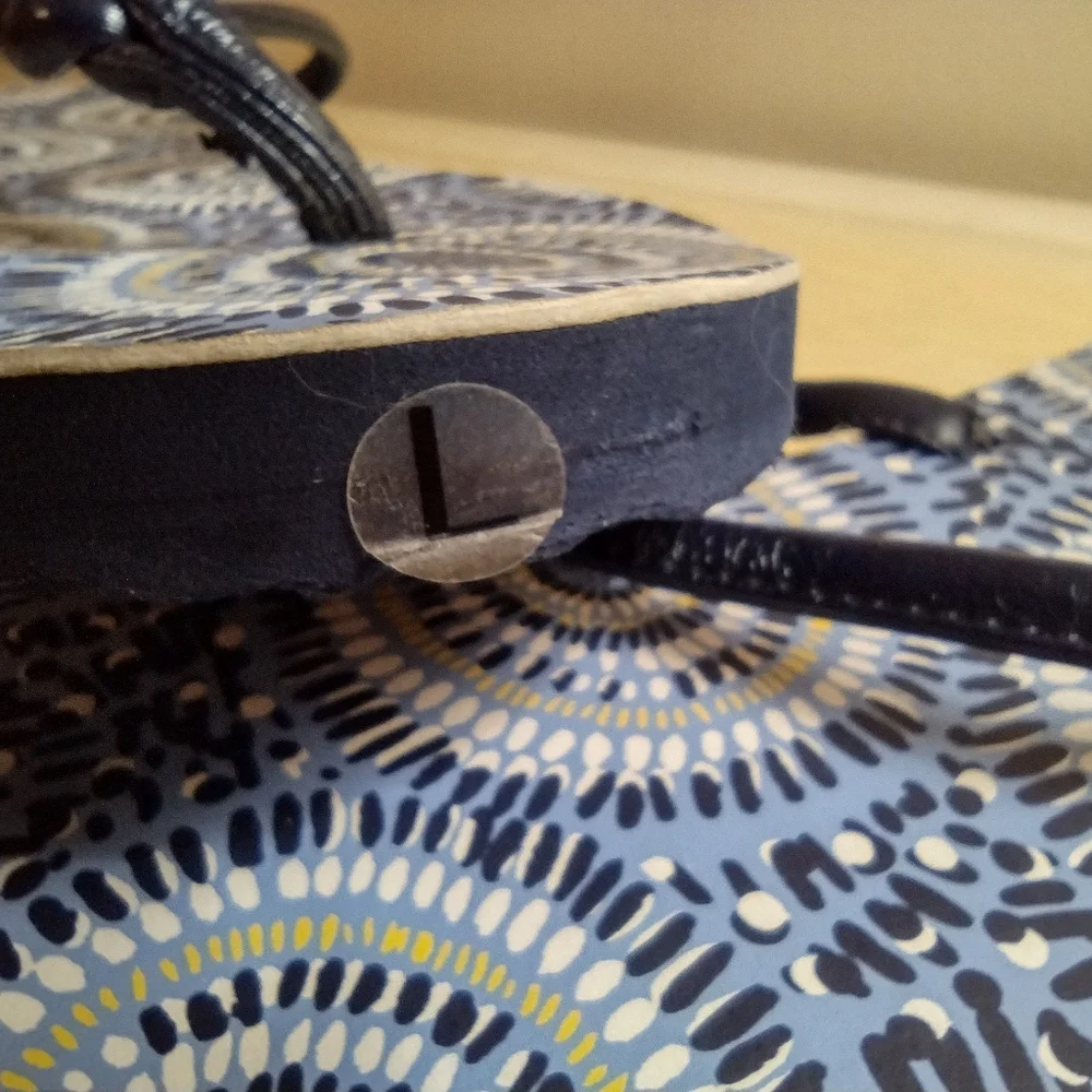 Vera Bradley Large Starry Night (Summer 2010) Braided Flip Flops. - Picture 8 of 10